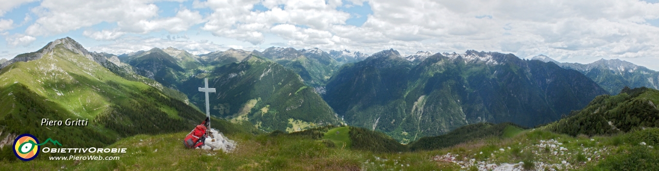 60 Panoramica dal Monte Secco al ...Menna.jpg